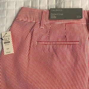 TALBOTS perfect crop.10P. Red/white seersucker.NWT. Slim Leg.NSNP home.22”inseam